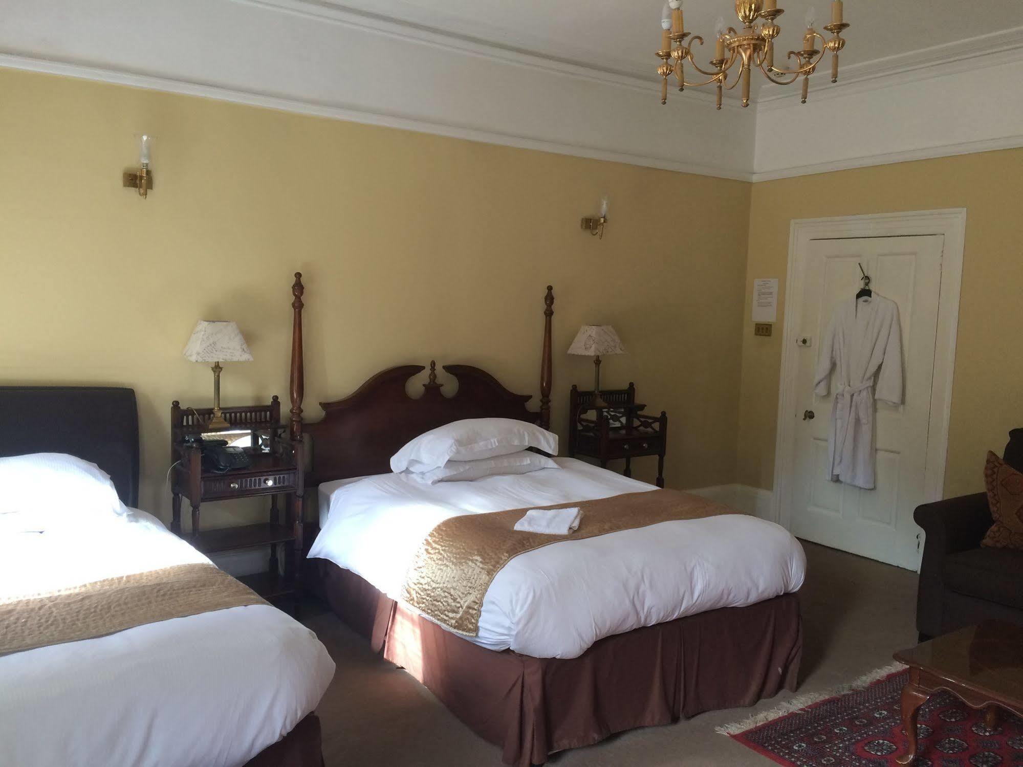 Harmondsworth Hall Guest House West Drayton  Eksteriør bilde